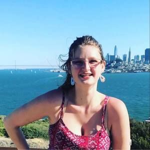 Meet your Posher, Danielle